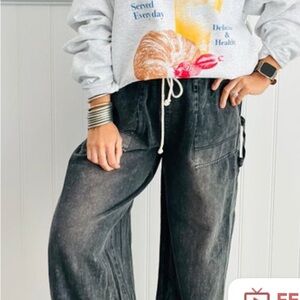 Women's Black Wide-Leg Jeans ad